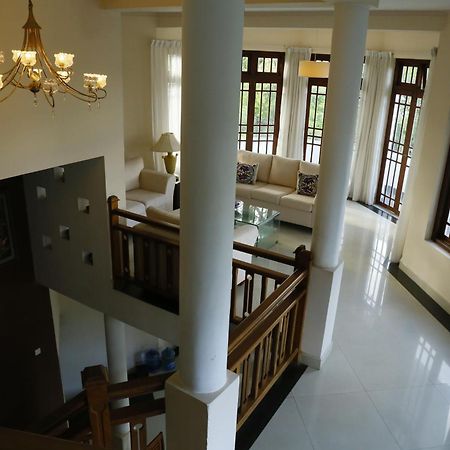 Crown Hills Kandy Inn Zewnętrze zdjęcie