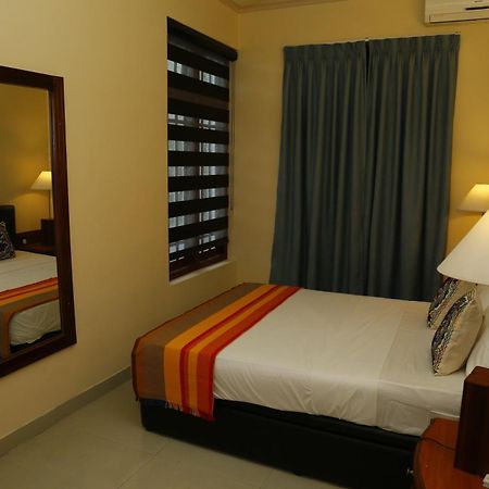 Crown Hills Kandy Inn Zewnętrze zdjęcie