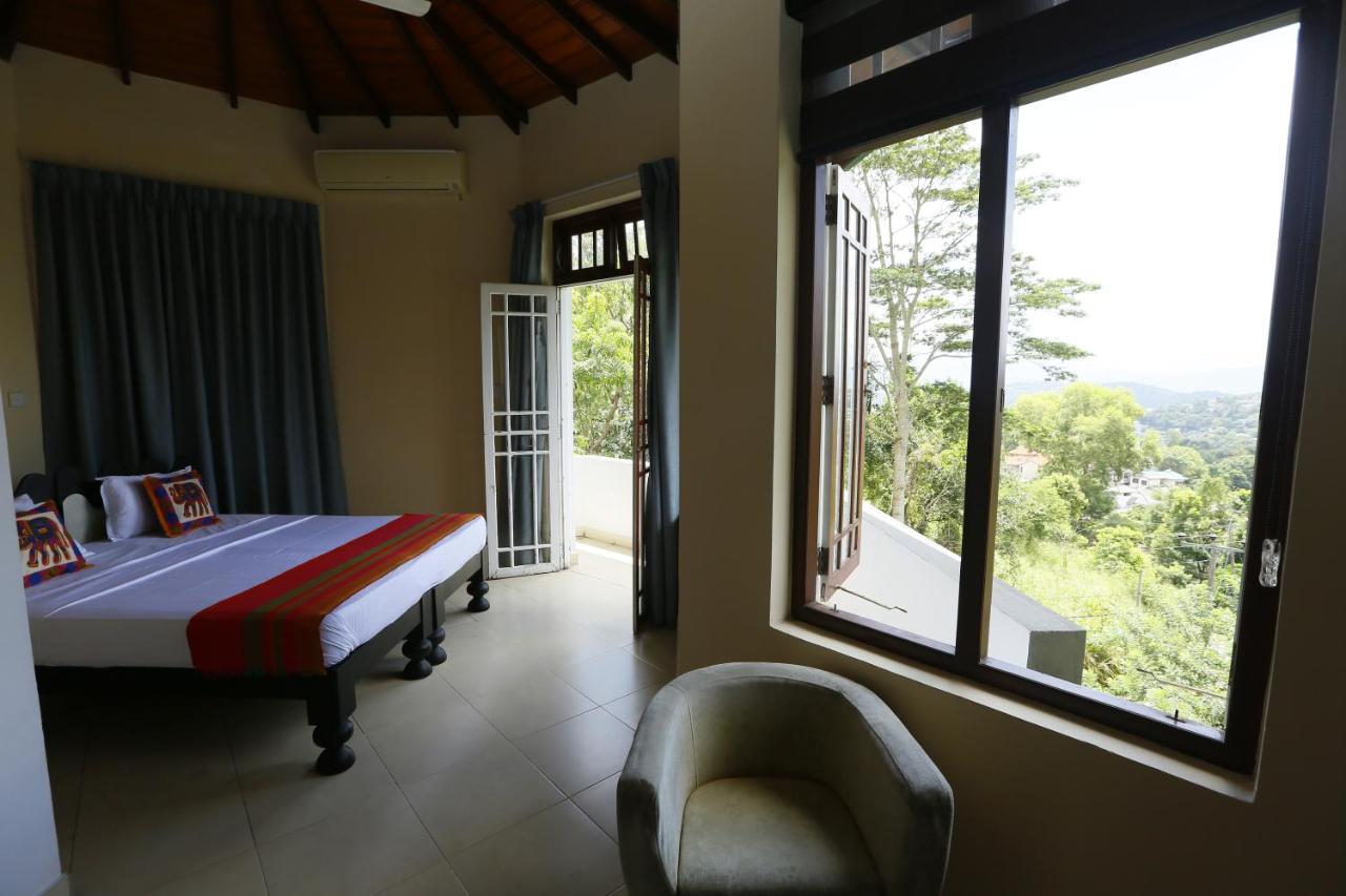 Crown Hills Kandy Inn Zewnętrze zdjęcie