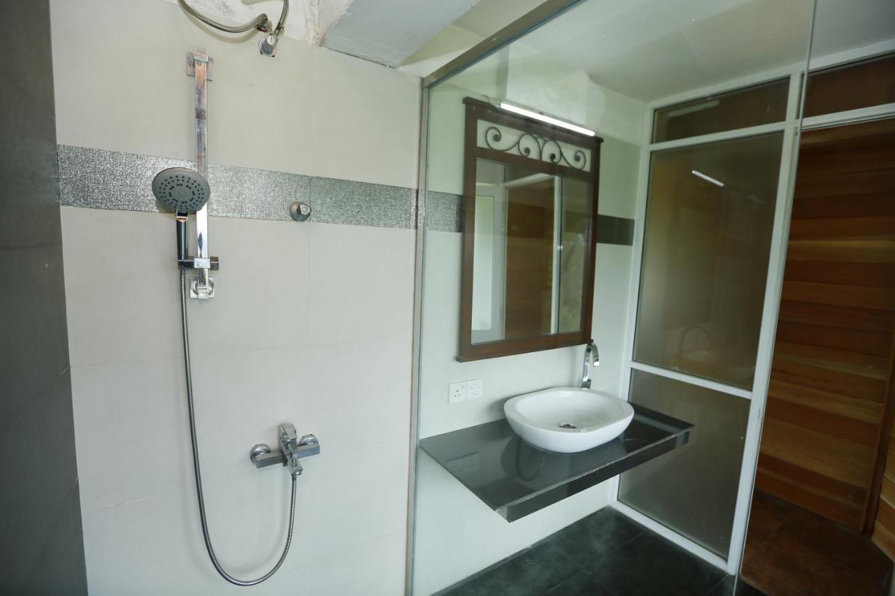 Crown Hills Kandy Inn Zewnętrze zdjęcie