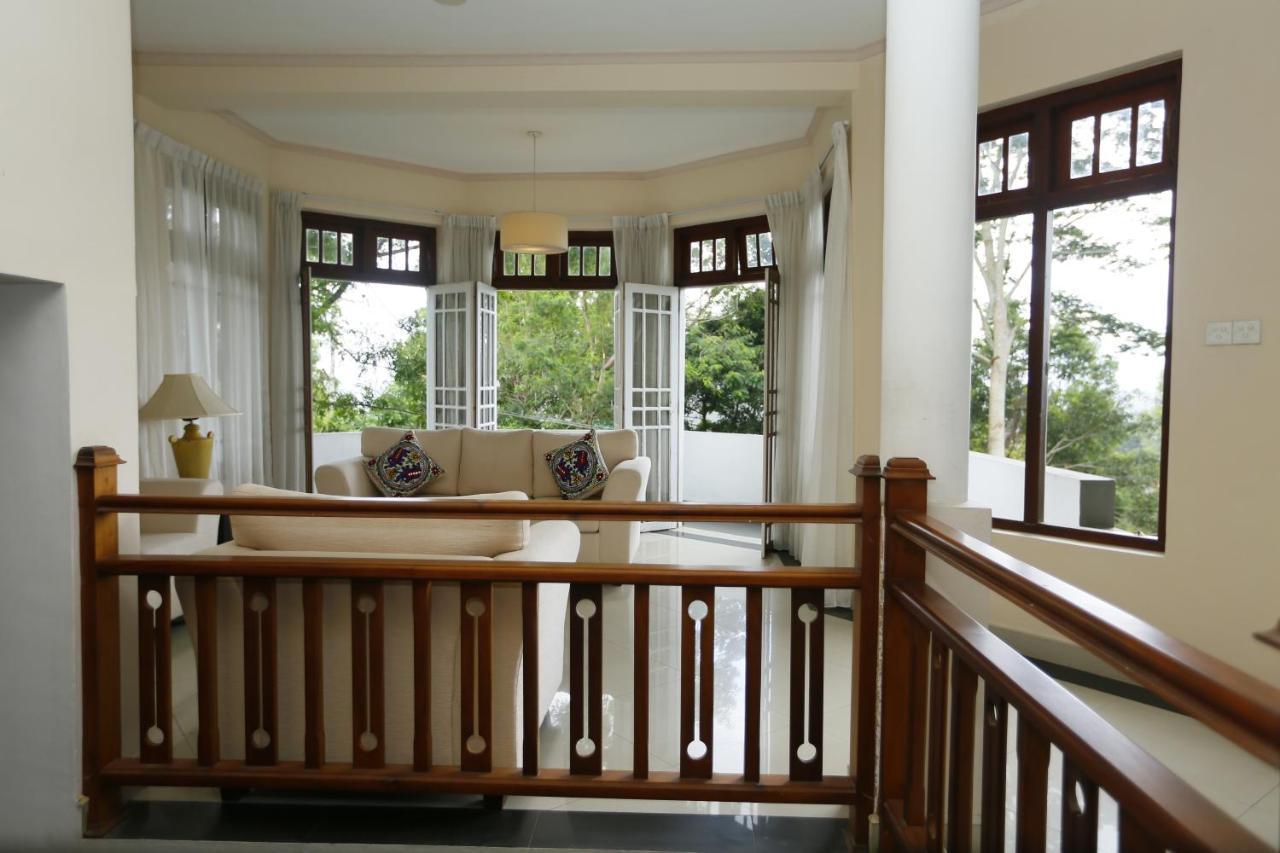 Crown Hills Kandy Inn Zewnętrze zdjęcie