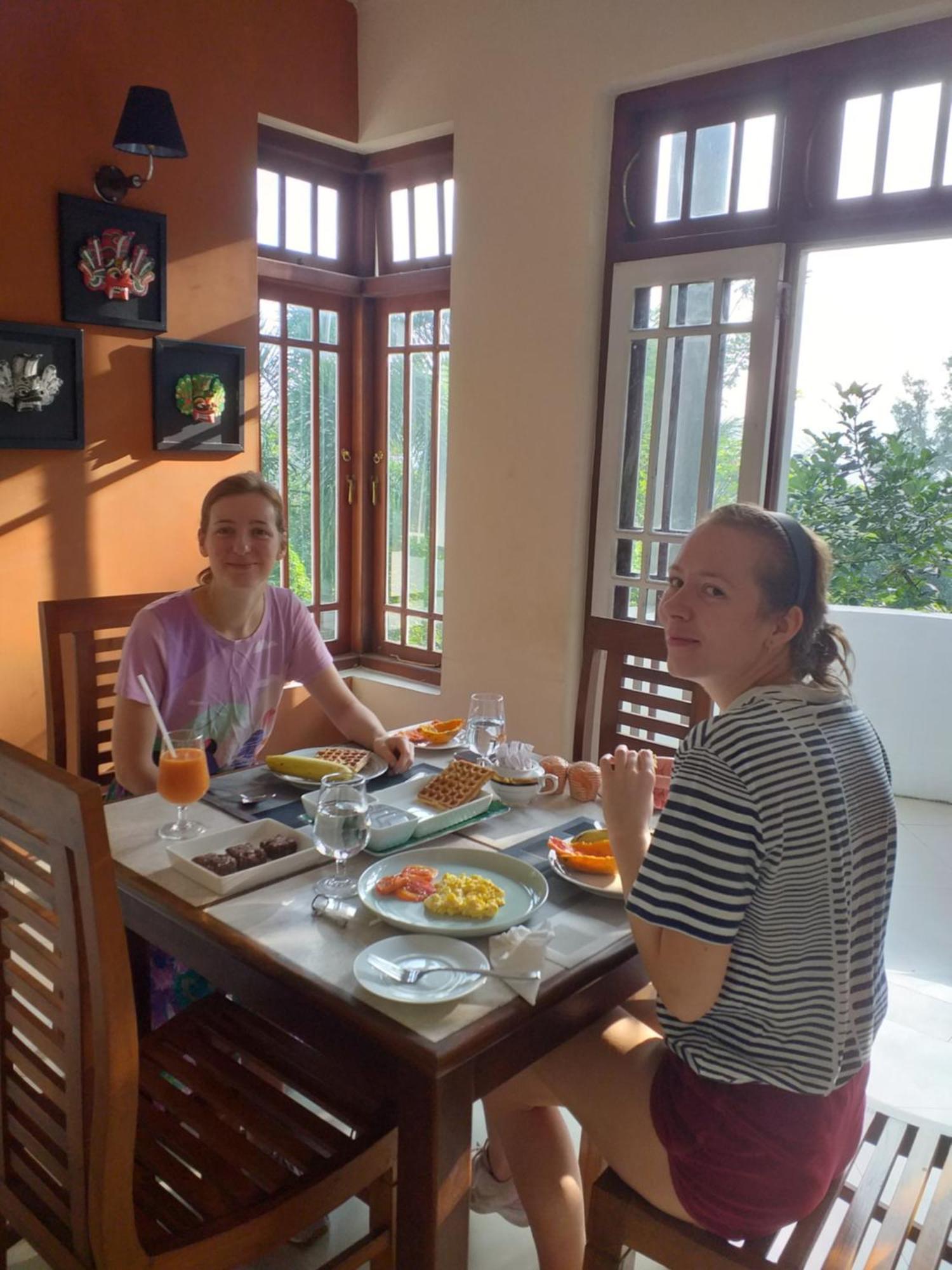 Crown Hills Kandy Inn Zewnętrze zdjęcie