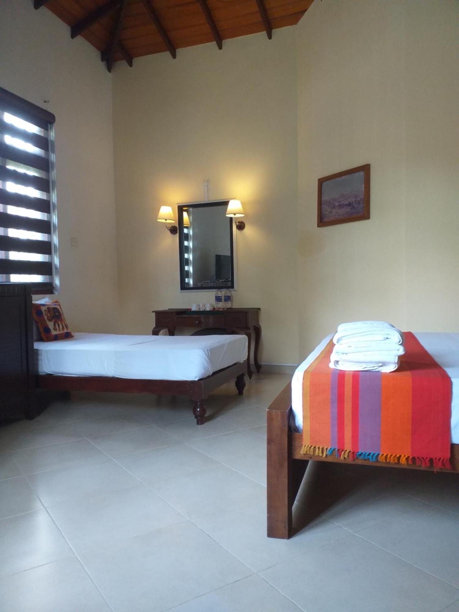 Crown Hills Kandy Inn Zewnętrze zdjęcie