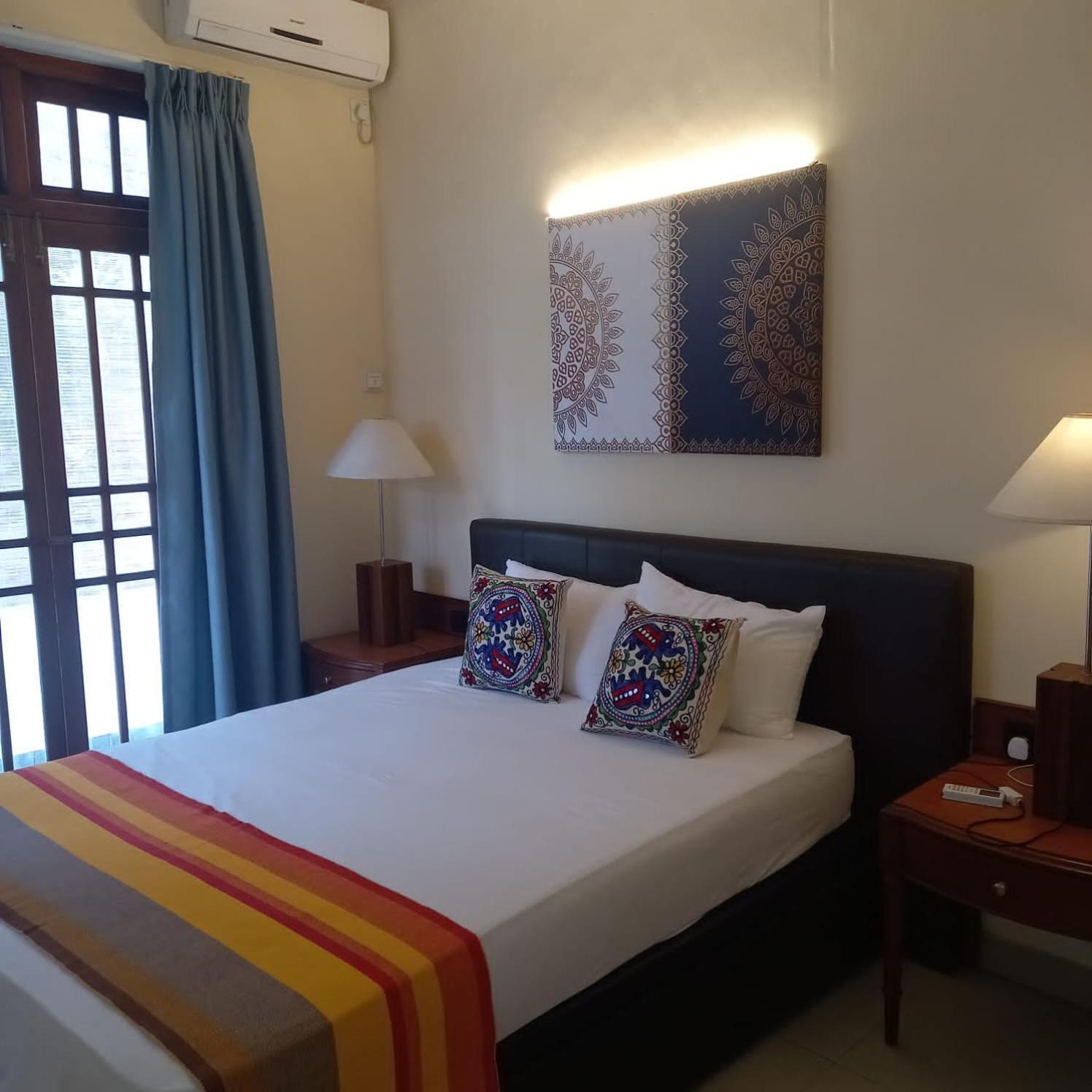 Crown Hills Kandy Inn Zewnętrze zdjęcie