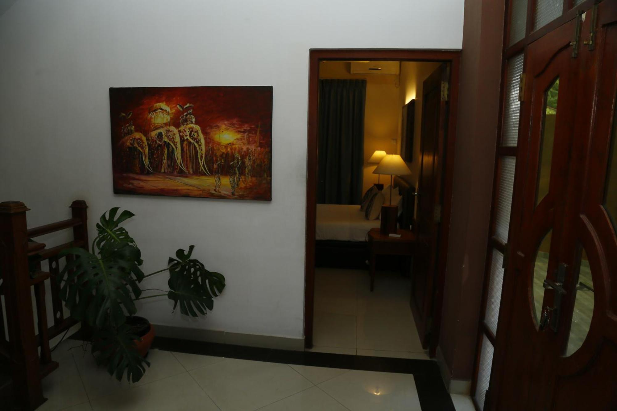 Crown Hills Kandy Inn Zewnętrze zdjęcie
