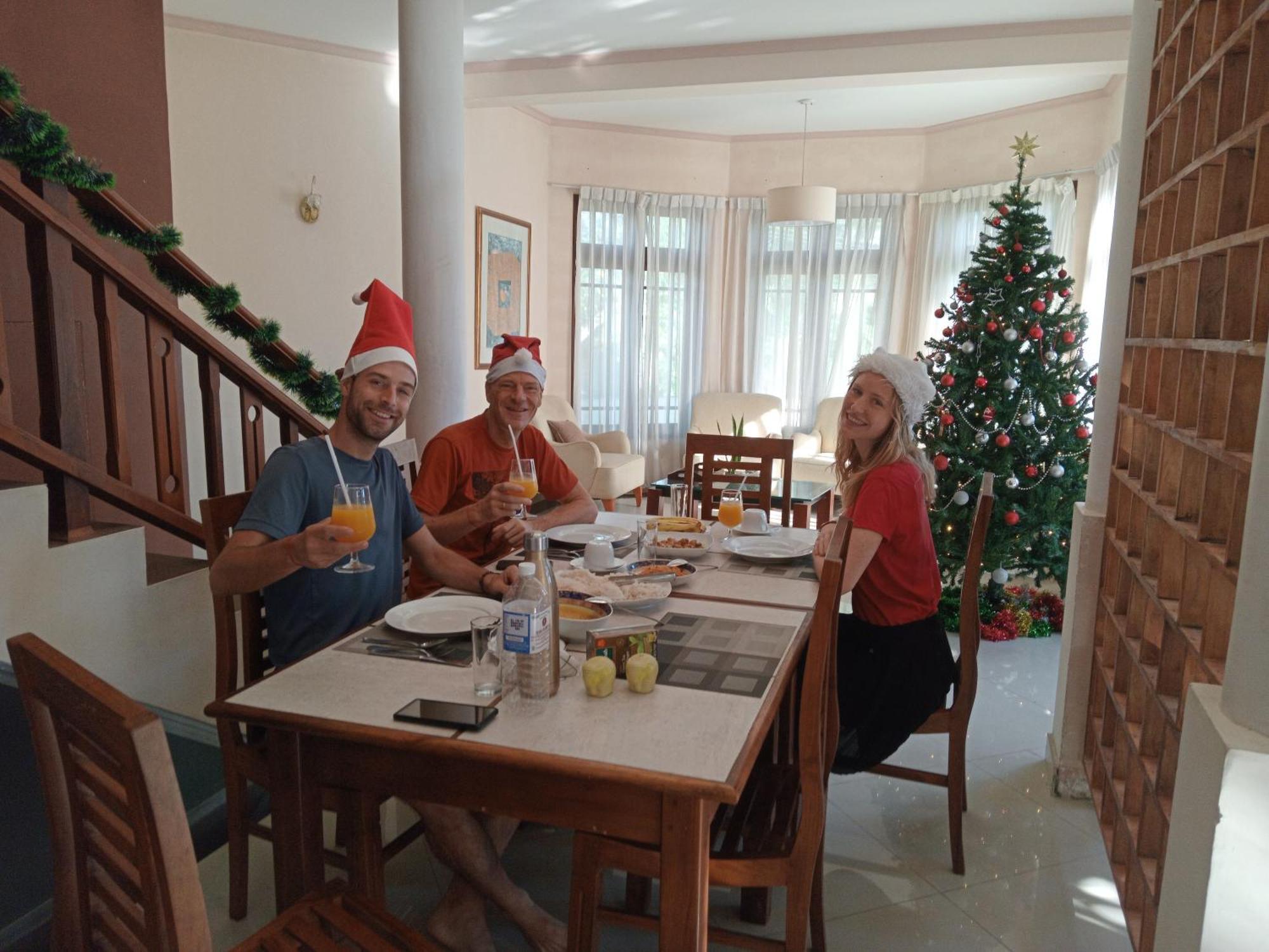 Crown Hills Kandy Inn Zewnętrze zdjęcie